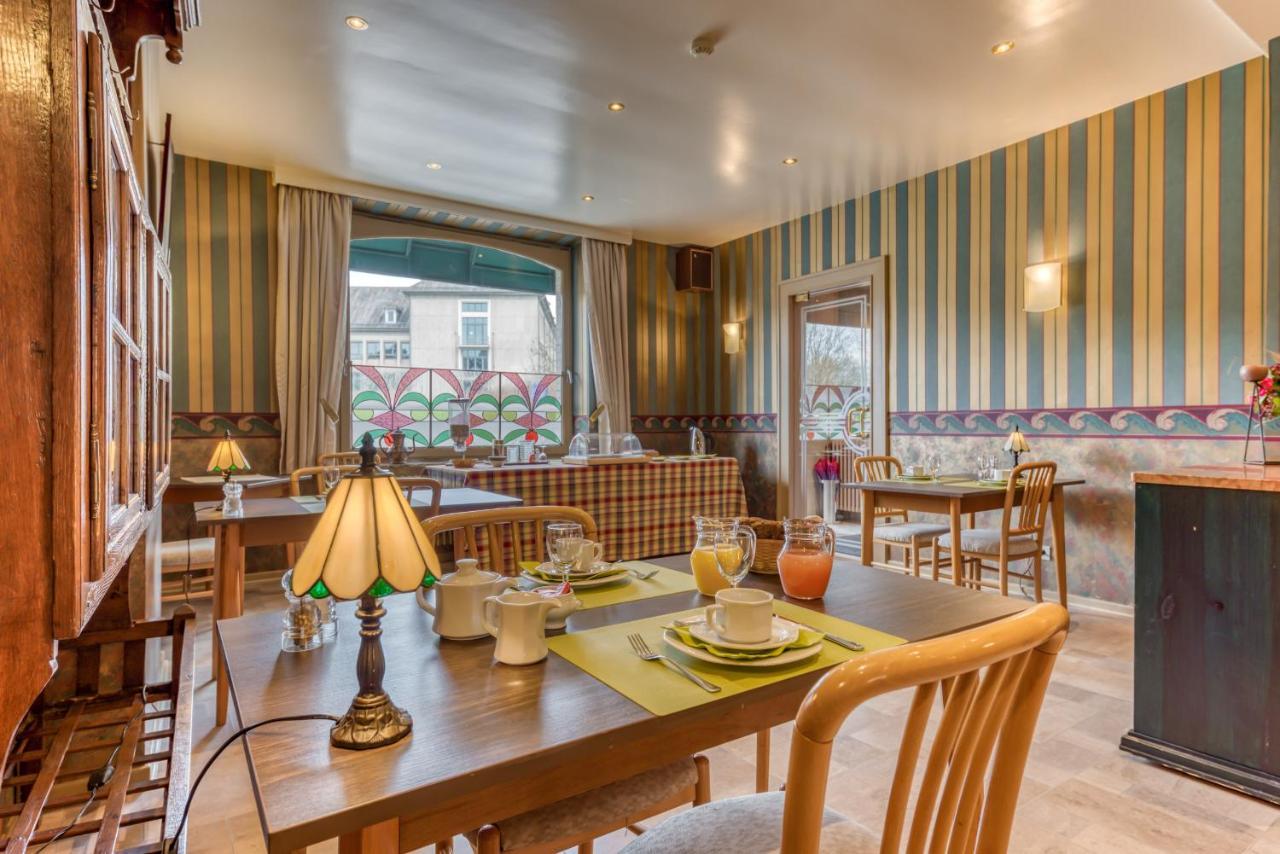 Hotel Le Cor De Chasse Saint-Hubert Eksteriør bilde