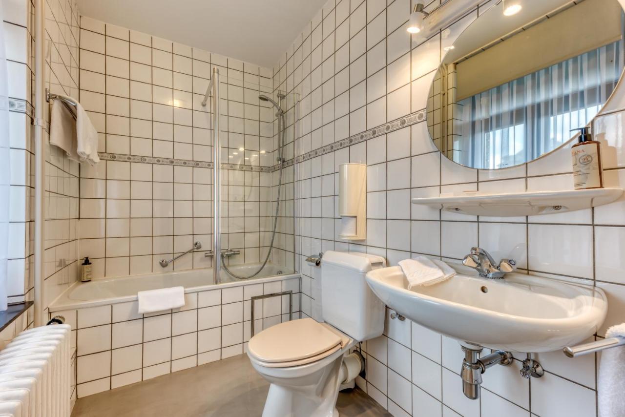 Hotel Le Cor De Chasse Saint-Hubert Eksteriør bilde