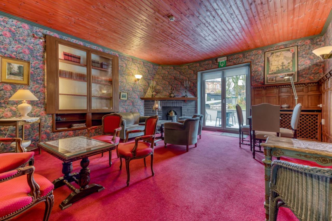 Hotel Le Cor De Chasse Saint-Hubert Eksteriør bilde