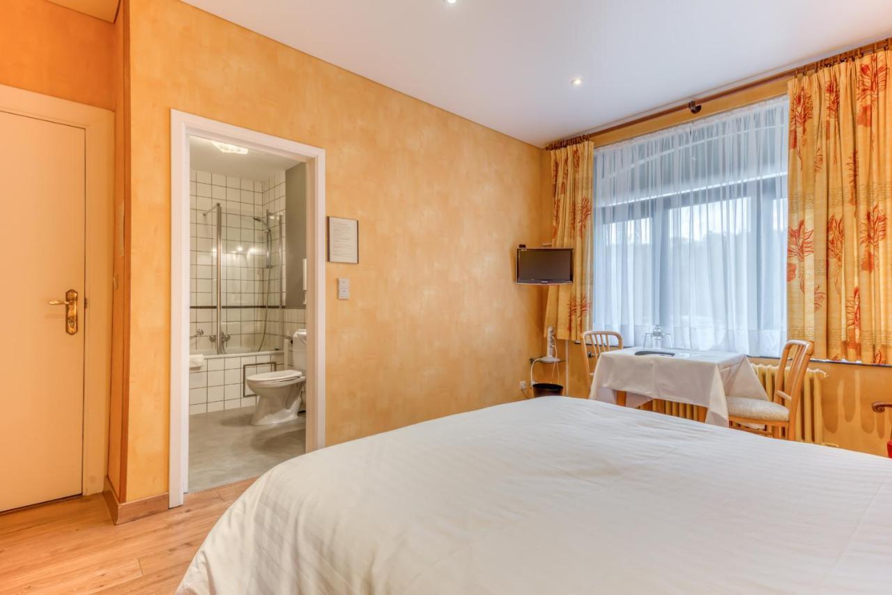 Hotel Le Cor De Chasse Saint-Hubert Eksteriør bilde