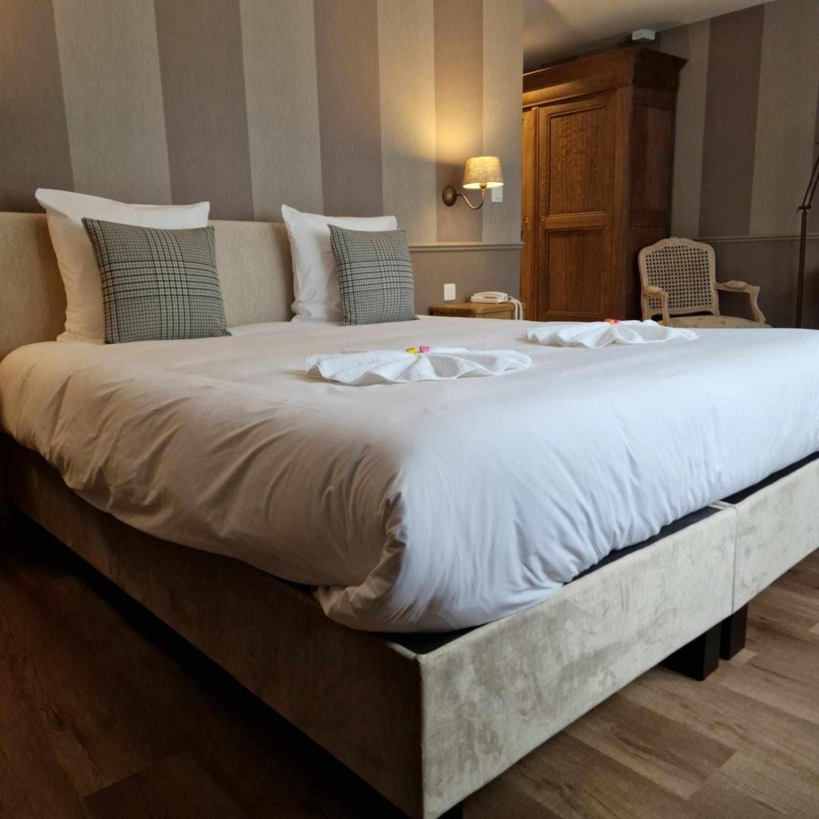 Hotel Le Cor De Chasse Saint-Hubert Eksteriør bilde